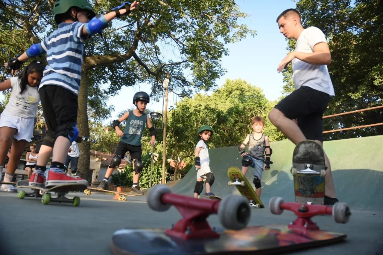 Se suman niñas y niños al taller de Skate Municipal: nuevos días e inscripciones abiertas